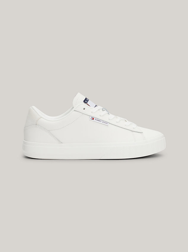 white essential leder-sneaker mit logo und cupsole für damen - tommy jeans