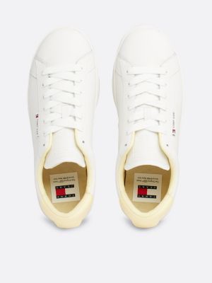 Court-Sneaker aus Leder mit Tommy-Badge | Weiß | Tommy Hilfiger