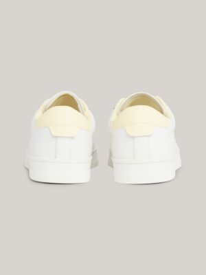 Court-Sneaker aus Leder mit Tommy-Badge | Weiß | Tommy Hilfiger