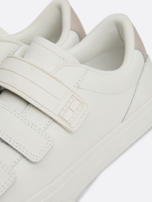 beige ledersneaker mit klettverschluss für damen - tommy jeans