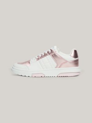 rosa the brooklyn ledersneaker mit metallic-finish für damen - tommy jeans