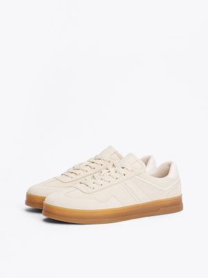 beige the greenwich sneaker aus wildleder für damen - tommy jeans