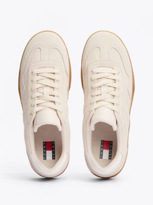 beige the greenwich sneaker aus wildleder für damen - tommy jeans