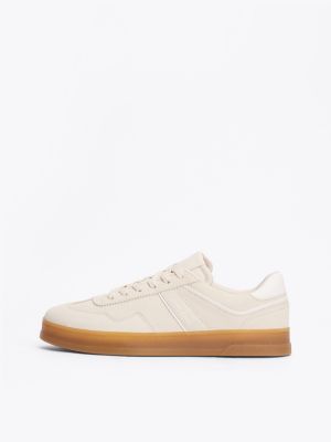 baskets the greenwich en daim beige pour femmes tommy jeans