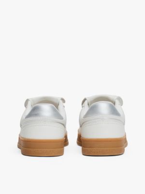 wit the greenwich sneaker van metallic leer voor dames - tommy jeans