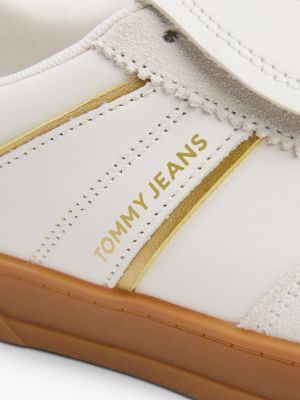 baskets the greenwich en cuir métallisé blanc pour femmes tommy jeans