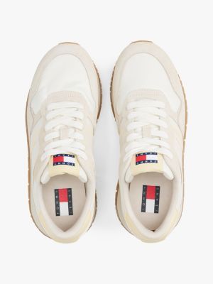 beige lichtgewicht hardloopsneaker van suède voor dames - tommy jeans