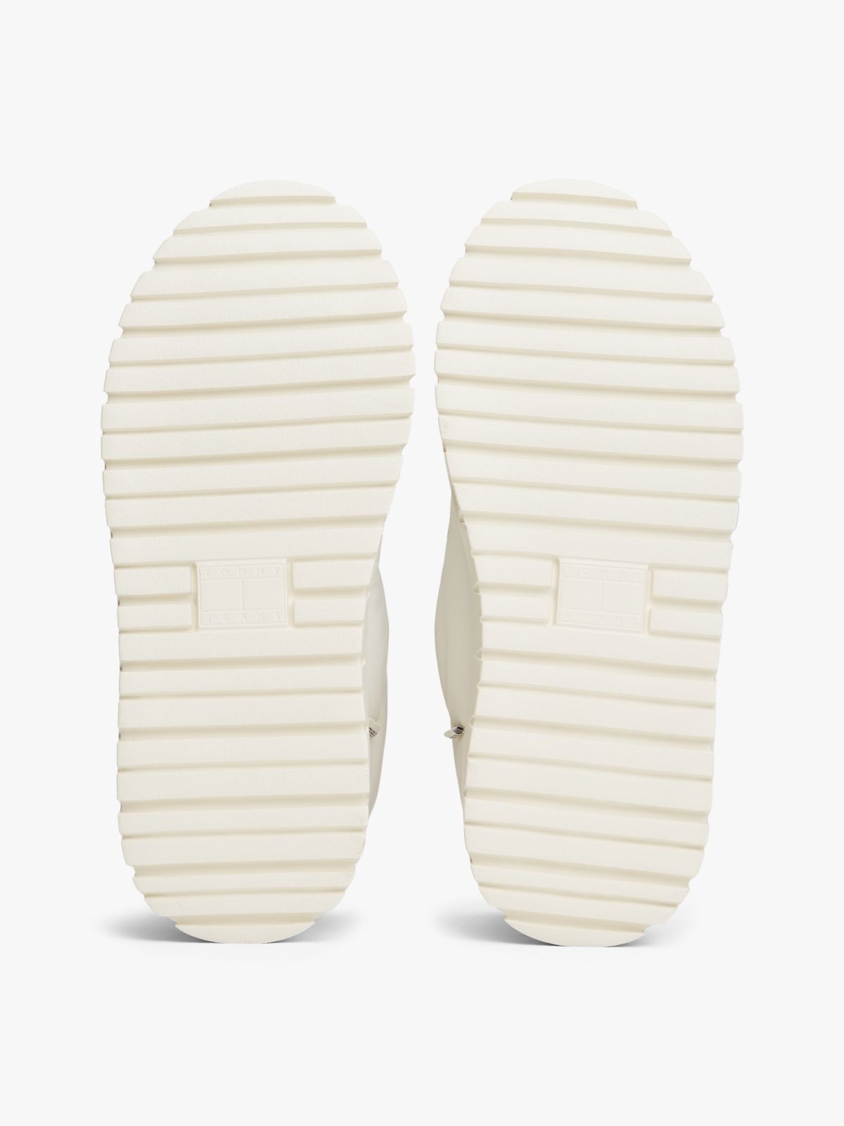 Warm Lined Cleat Snow Boots — White