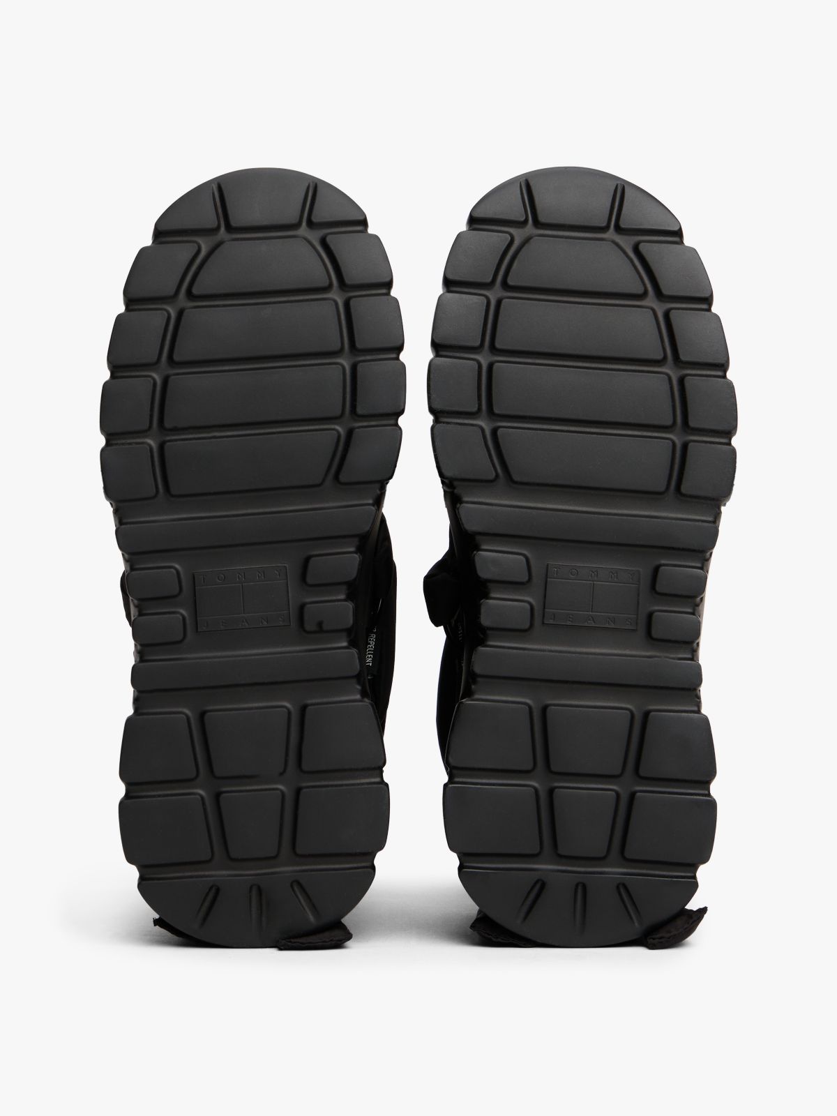 Warm Lined Chunky Cleat Hybrid Snow Boots — Black