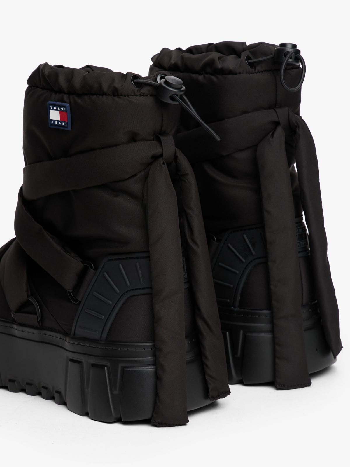 Warm Lined Chunky Cleat Hybrid Snow Boots — Black