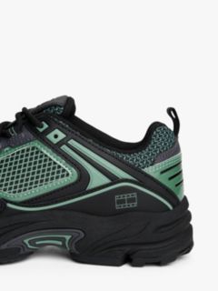 Archive Runner Cleat Trainers — Green 6