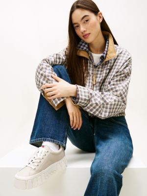 sneakers con suola alta a carrarmato beige da donne tommy jeans