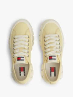 Logo Platform Trainers — Yellow 3