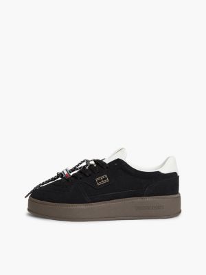 baskets the greenwich en daim à breloque logo noir pour femmes tommy jeans