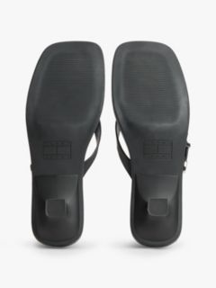 Leather Kitten Heel Toe Post Sandals — Black 5