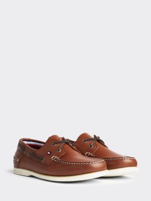tommy boat shoes