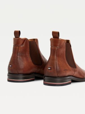 tommy hilfiger essential suede chelsea boots in brown