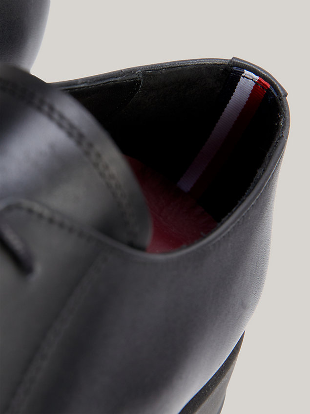 black lekkie skórzane buty typu derby dla mężczyźni - tommy hilfiger