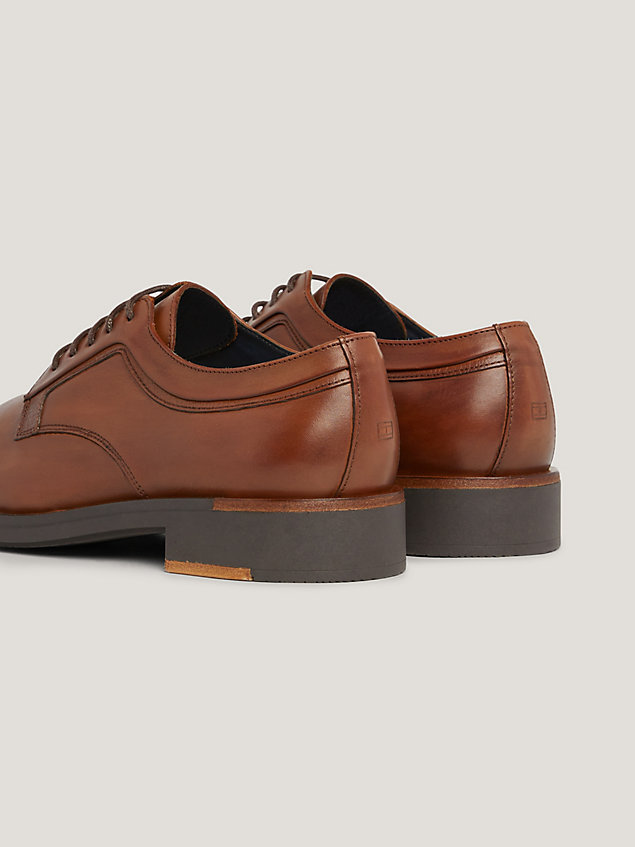 brown skórzane buty derby premium dla mężczyźni - tommy hilfiger