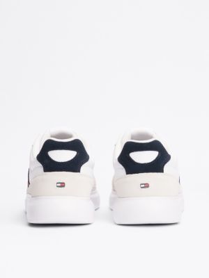 wit lichtgewicht cupsole-sneaker van suède voor heren - tommy hilfiger