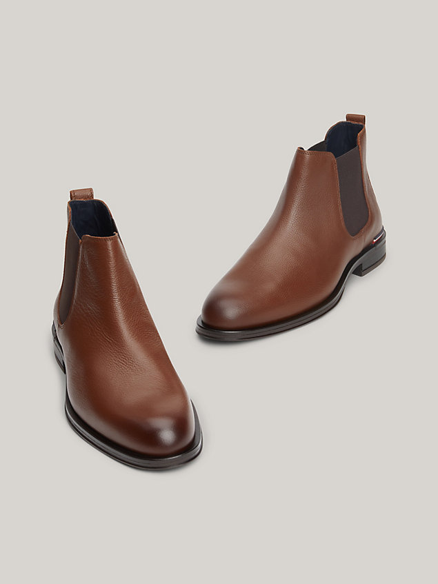 brown chelsea-boot aus leder mit branding für herren - tommy hilfiger