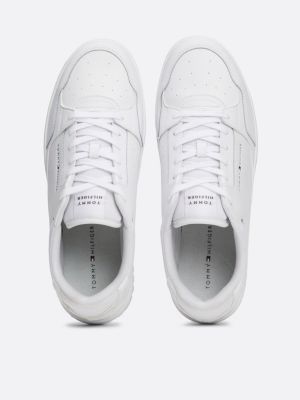 zapatillas essential de piel con logo blanco de hombres tommy hilfiger