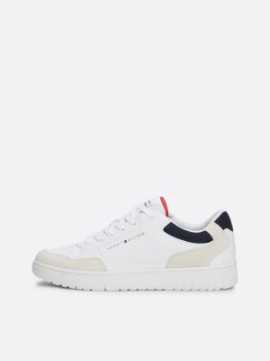 weiß essential basketball-sneaker mit color-pop für herren - tommy hilfiger