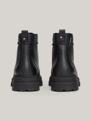 stivaletti stringati in pelle martellata nero da uomini tommy hilfiger