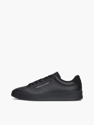 zwart essential court sneaker van gegranuleerd leer voor heren - tommy hilfiger