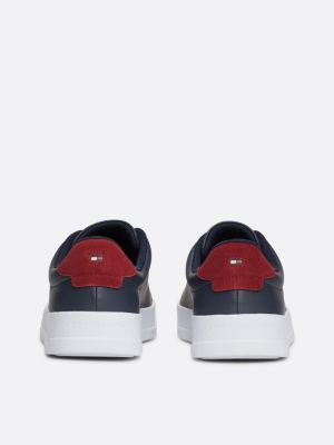 blau essential court-sneaker aus narbenleder für herren - tommy hilfiger