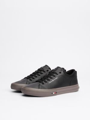 sneakers stringate in pelle con logo nero da uomini tommy hilfiger