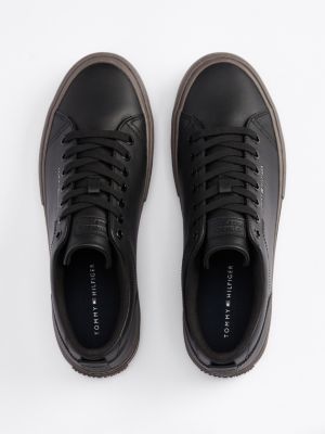 sneakers stringate in pelle con logo nero da uomini tommy hilfiger