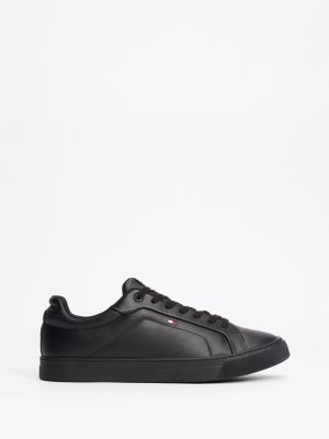 black court-sneaker aus leder mit flag-stickerei für herren - tommy hilfiger