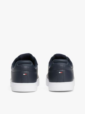 niebieski skórzane tenisówki z wyhaftowaną flagą dla mężczyźni - tommy hilfiger