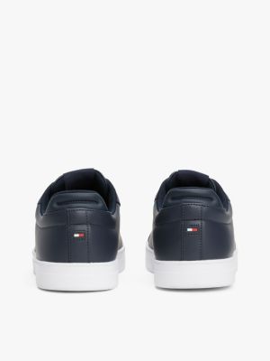 blau court-sneaker aus leder mit flag-stickerei für herren - tommy hilfiger