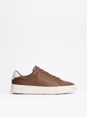 brown court-sneaker aus strukturiertem leder für herren - tommy hilfiger