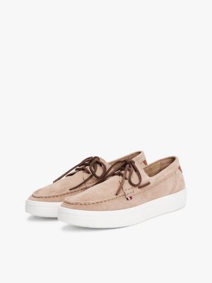 scarpe da barca in camoscio con suola alta beige da uomini tommy hilfiger