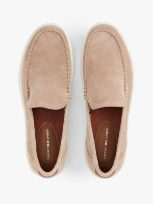 beige slipper-loafer aus wildleder mit branding für herren - tommy hilfiger