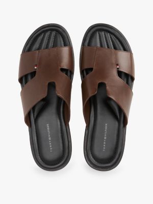 braun slipper-ledersandale mit cut-out am riemen für herren - tommy hilfiger