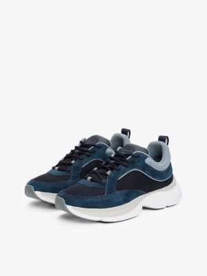 blauw moderne sneaker met contrasterende texturen voor heren - tommy hilfiger