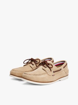 chaussures bateau en daim beige pour hommes tommy hilfiger