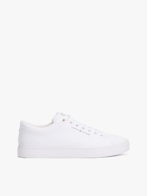 baskets à écusson logo blanc pour hommes tommy hilfiger