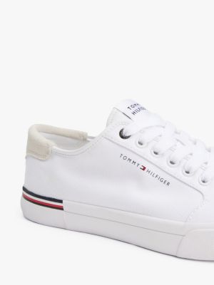 baskets à texture contrastée et écusson blanc pour hommes tommy hilfiger