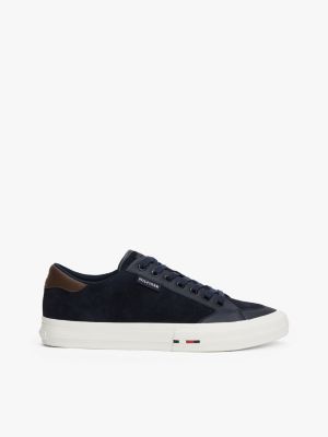 blue wildleder-sneaker mit logo-prägung für herren - tommy hilfiger