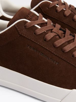 bruin suède court sneaker met plateauzool voor heren - tommy hilfiger