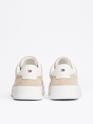 beige suède court sneaker met plateauzool voor heren - tommy hilfiger