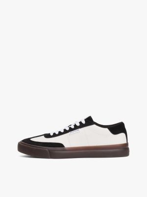 wit suède sneaker met contrasterende cupsole voor heren - tommy hilfiger