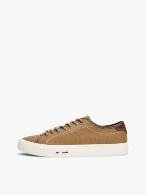 baskets en toile à détail emblématique beige pour hommes tommy hilfiger