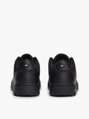 zwart basketbalsneaker met fijne profielzool en leer voor heren - tommy hilfiger