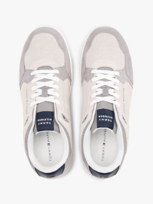 sneakers stile basket leggere in camoscio beige da uomini tommy hilfiger